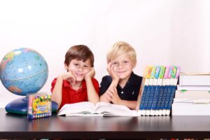 子供の勉強に役立つ時計とマグネットを使ったグッズは？