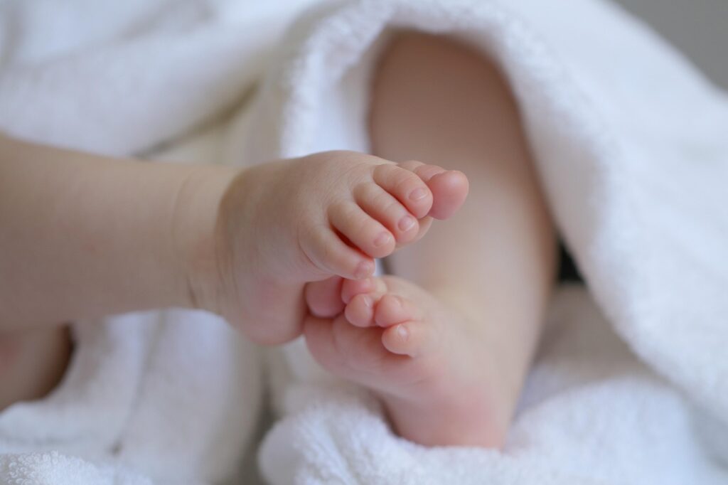 子供の足のサイズをメジャーで正確に測り方は？