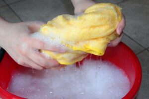 ベビーの耳掃除は綿棒をいつから使うべき？