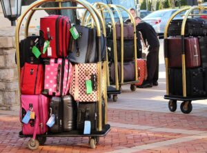 ベビーカーでのお出かけに荷物を減らすコツは？