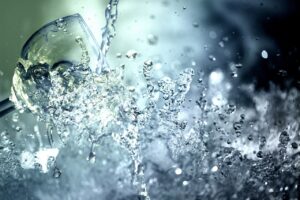コップ飲みが遅い子のための練習グッズは何がある？