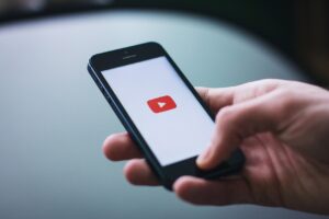 子供にYouTubeを見せすぎないための防止グッズは？