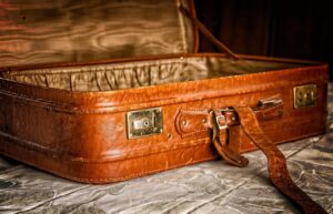 抱っこ紐とベビーカー併用で荷物を減らす方法は？